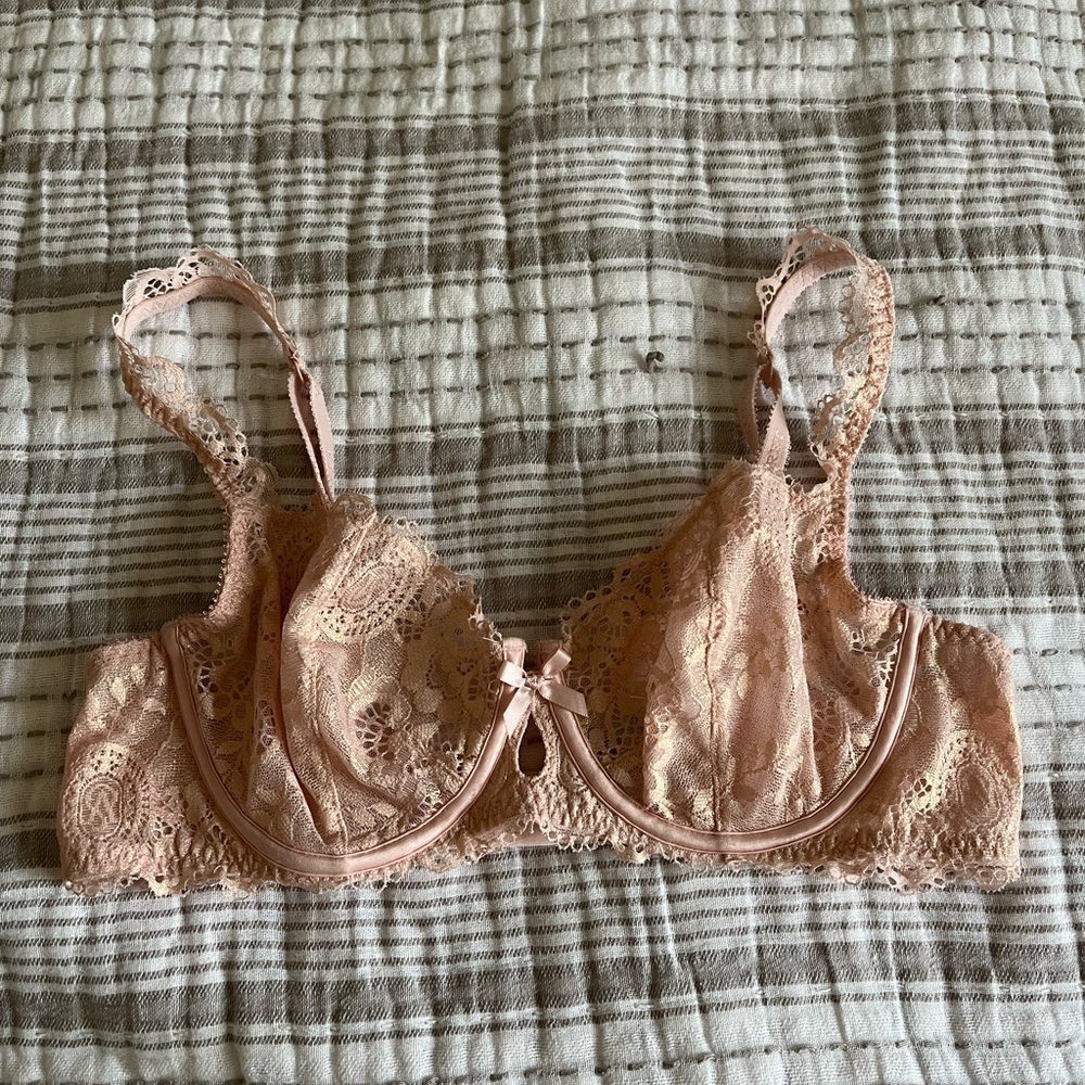Victoria's Secret Lace Bralette in Blush